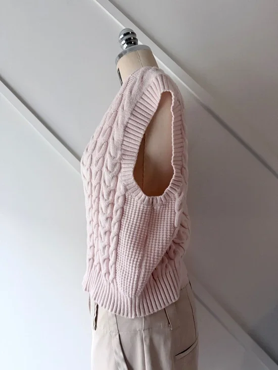 Aritzia Sunday Best Cable Knit Sweater Vest Pink XS| Preppy Cropped V-Neck - Picture 10 of 13